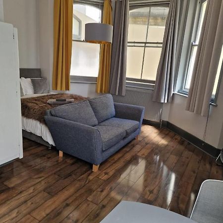 1 Comfortable Studio Apartment Brighton ภายนอก รูปภาพ