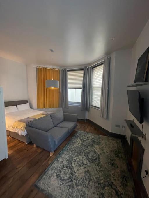 1 Comfortable Studio Apartment Brighton ภายนอก รูปภาพ