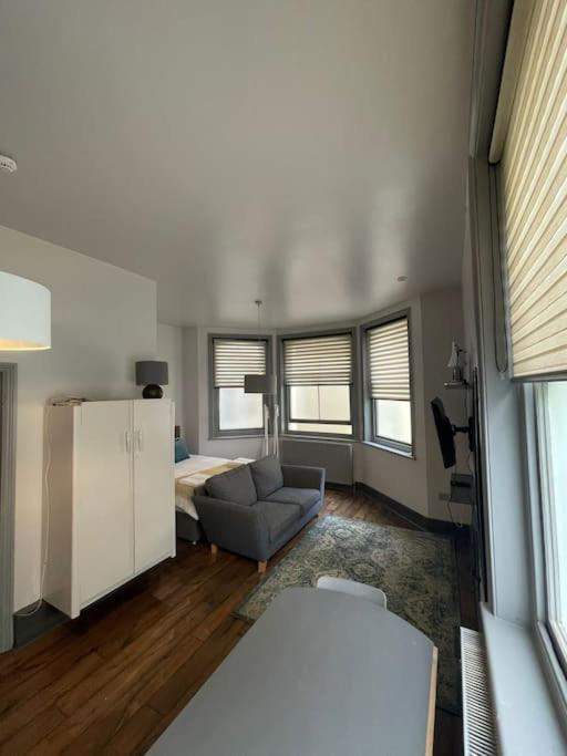 1 Comfortable Studio Apartment Brighton ภายนอก รูปภาพ