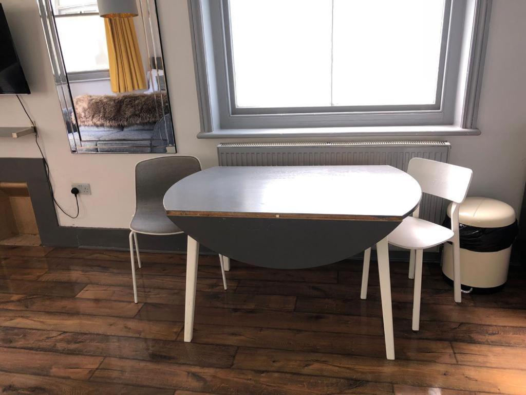 1 Comfortable Studio Apartment Brighton ภายนอก รูปภาพ